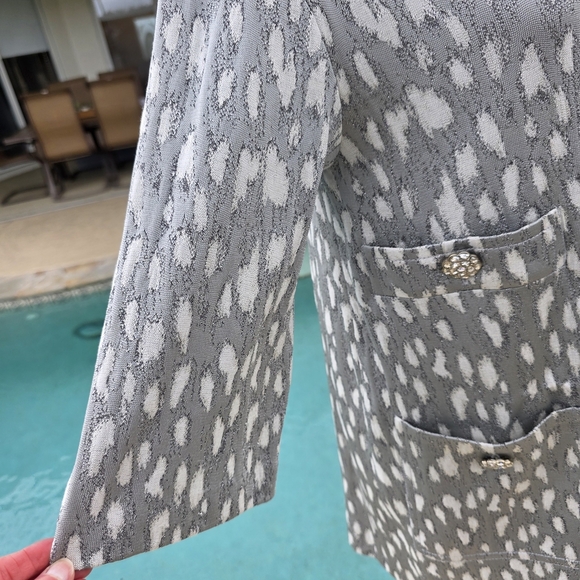 St John Couture For St John Boutiques Metallic Animal Print Blazer SZ 6 - Picture 3 of 16